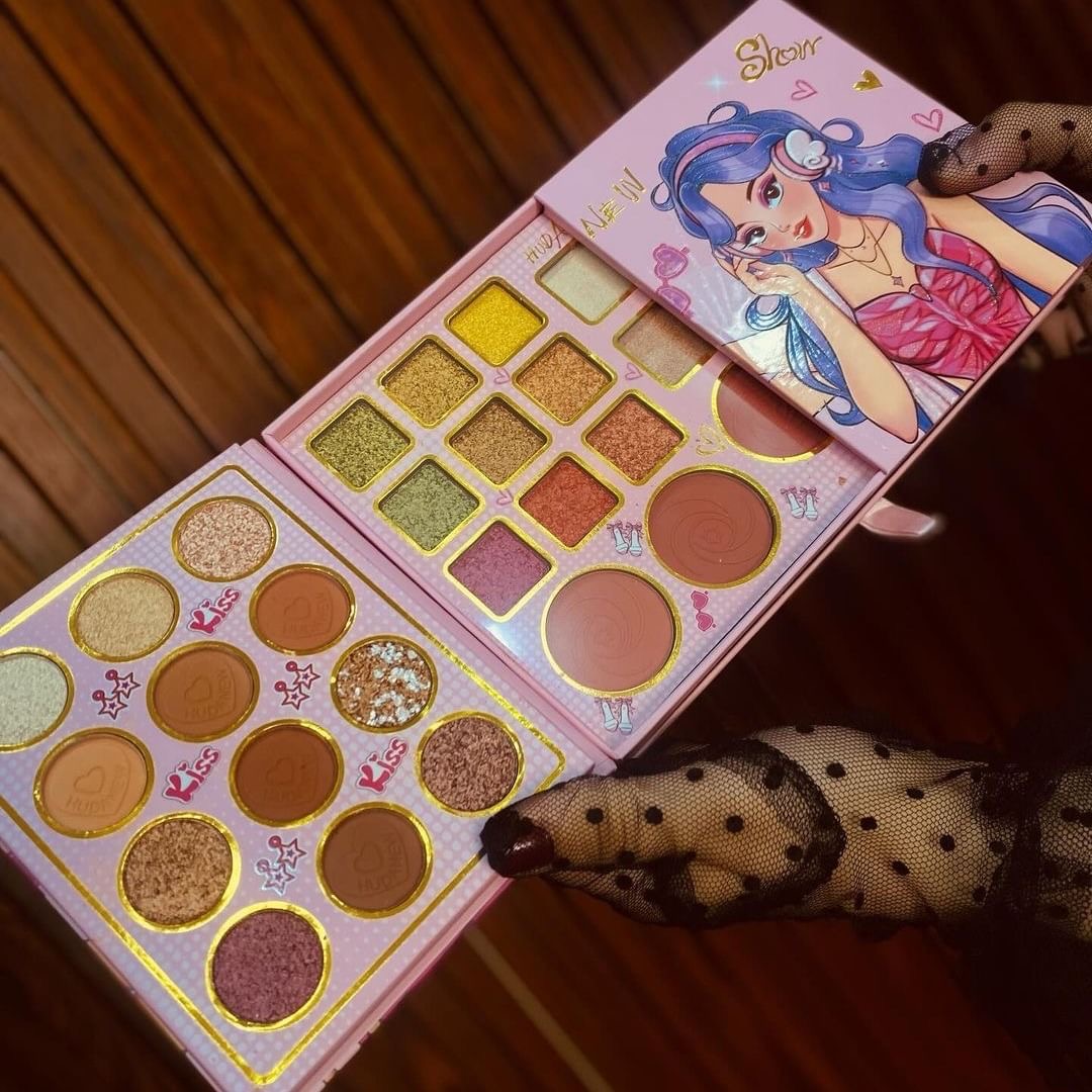 Huda New All in 1 EyeShadow kit
